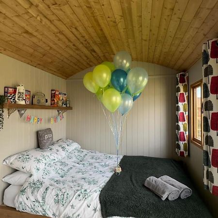 Shepherds Hut At Cedar Gables Lamberhurst Εξωτερικό φωτογραφία