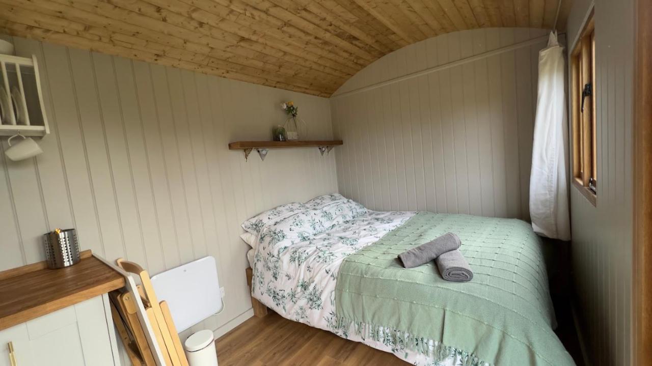 Shepherds Hut At Cedar Gables Lamberhurst Εξωτερικό φωτογραφία
