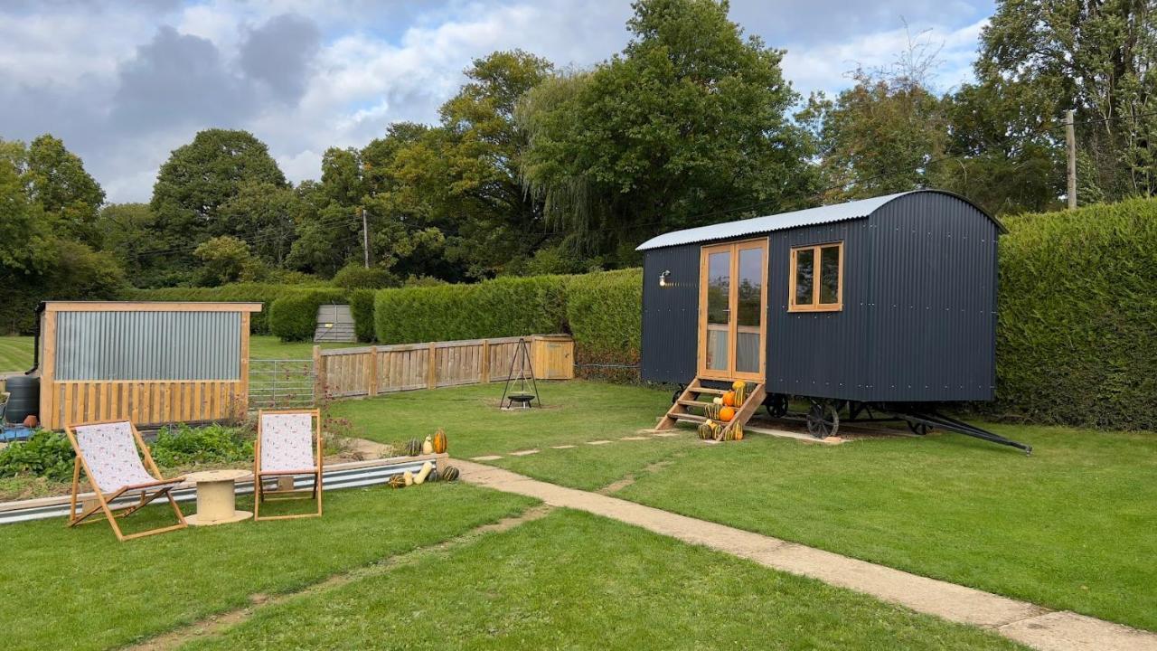 Shepherds Hut At Cedar Gables Lamberhurst Εξωτερικό φωτογραφία