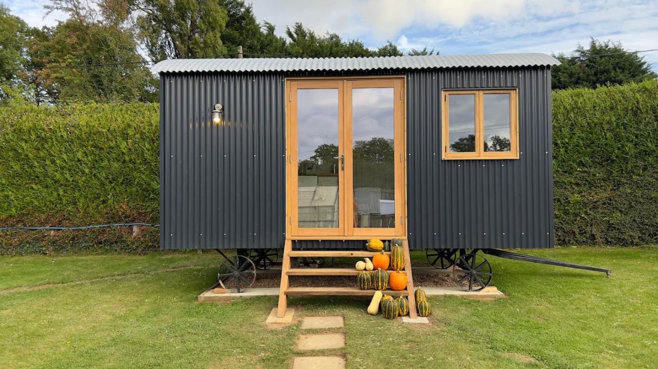 Shepherds Hut At Cedar Gables Lamberhurst Εξωτερικό φωτογραφία