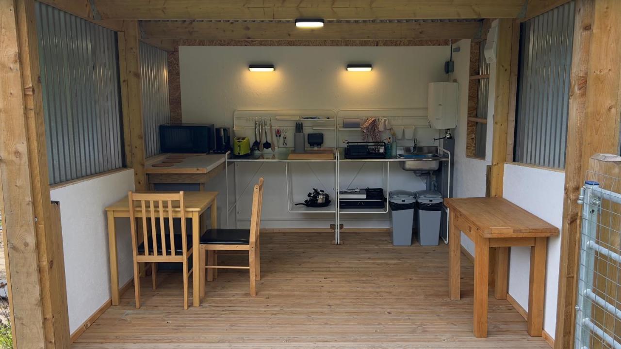 Shepherds Hut At Cedar Gables Lamberhurst Εξωτερικό φωτογραφία