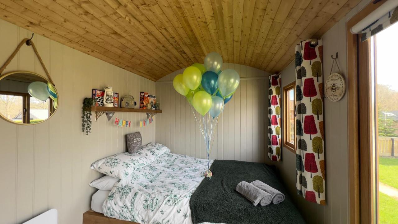 Shepherds Hut At Cedar Gables Lamberhurst Εξωτερικό φωτογραφία