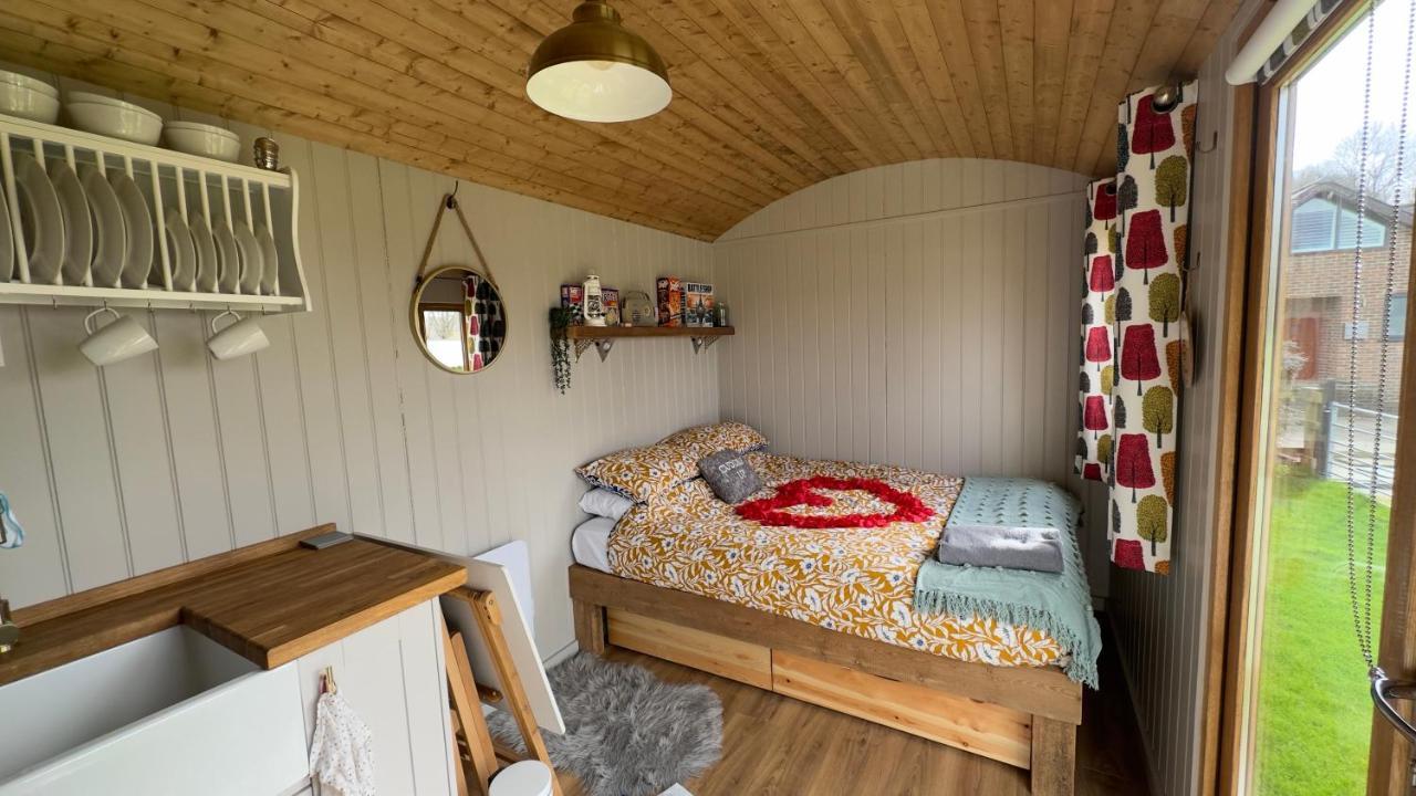 Shepherds Hut At Cedar Gables Lamberhurst Εξωτερικό φωτογραφία